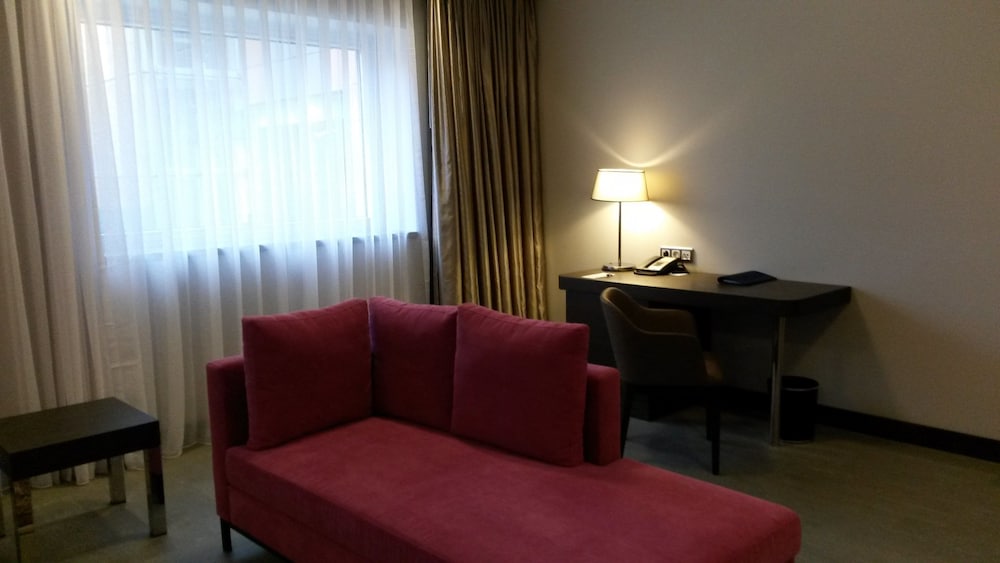 RADISSON BLU HOTEL, ABIDJAN AIRPORT 49/74