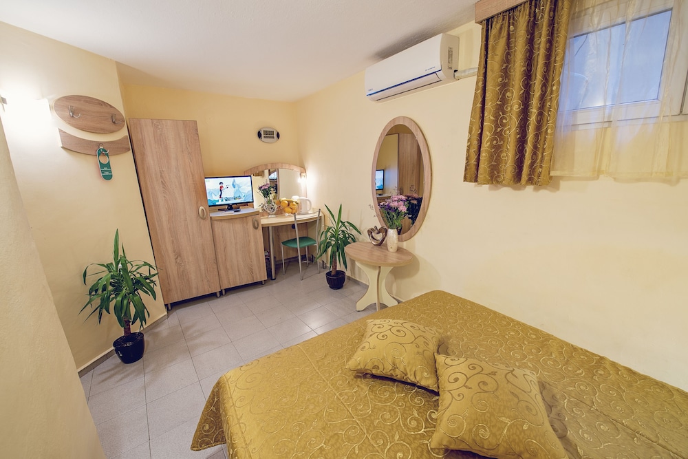 Hotel Color Varna Center 44/54