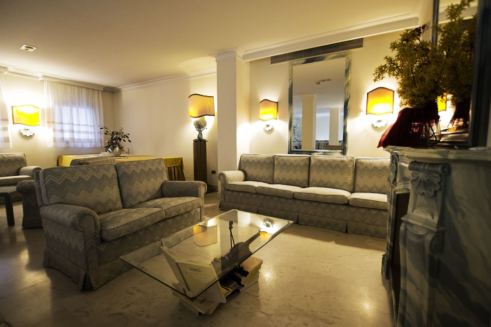 Diana Suites 27/30