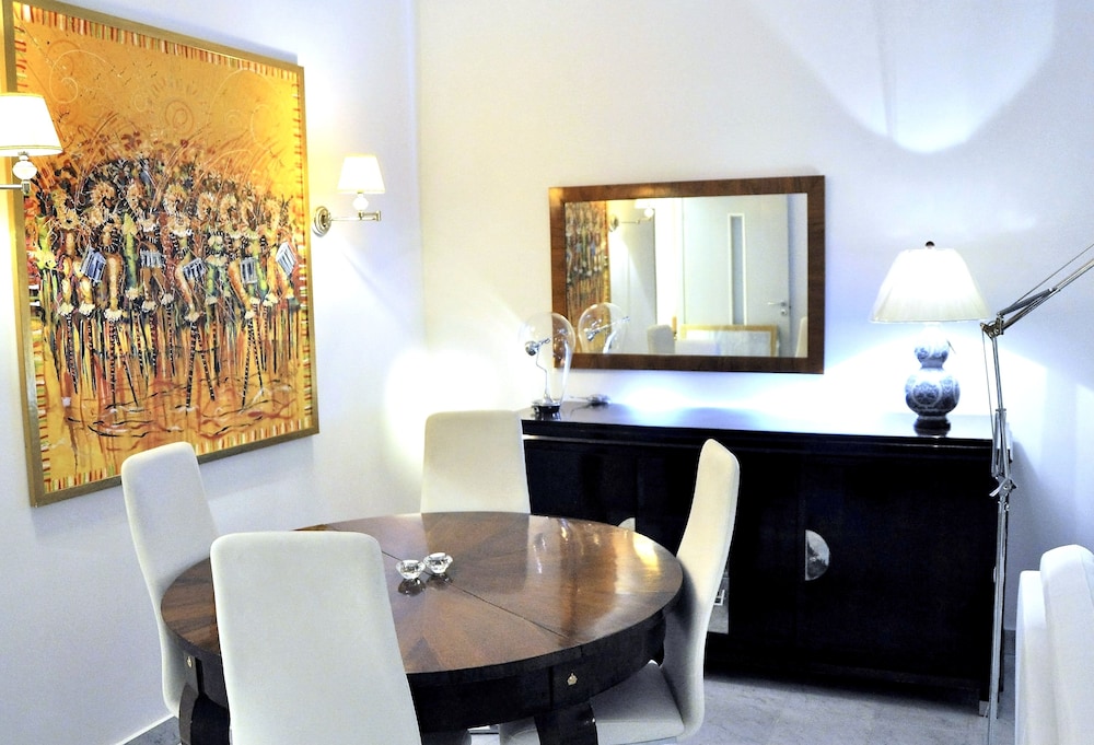 Luxury Apartments Mondrian Market Square 35/50