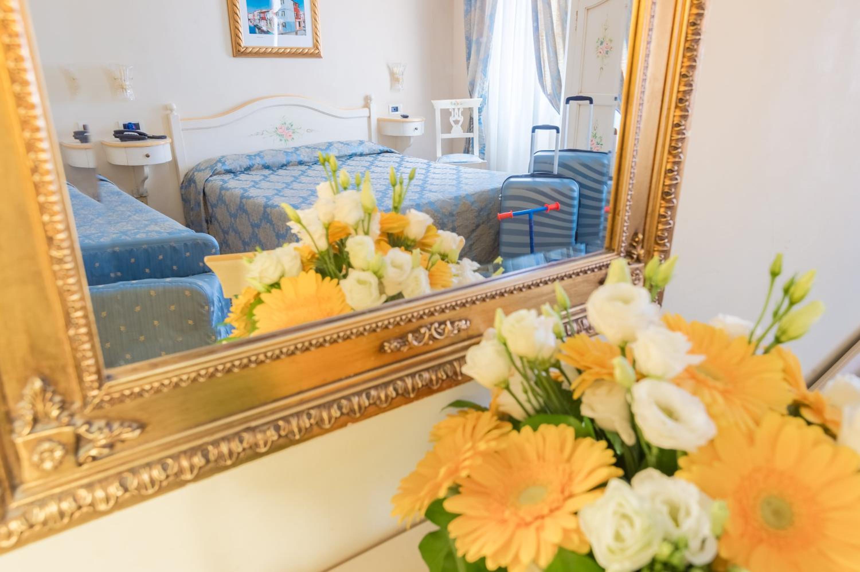Hotel Mercurio 8/56