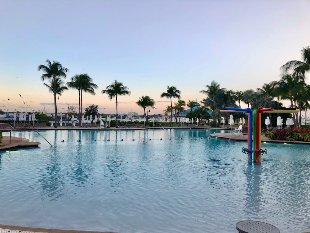 Harborside Resort At Atlantis 63/72
