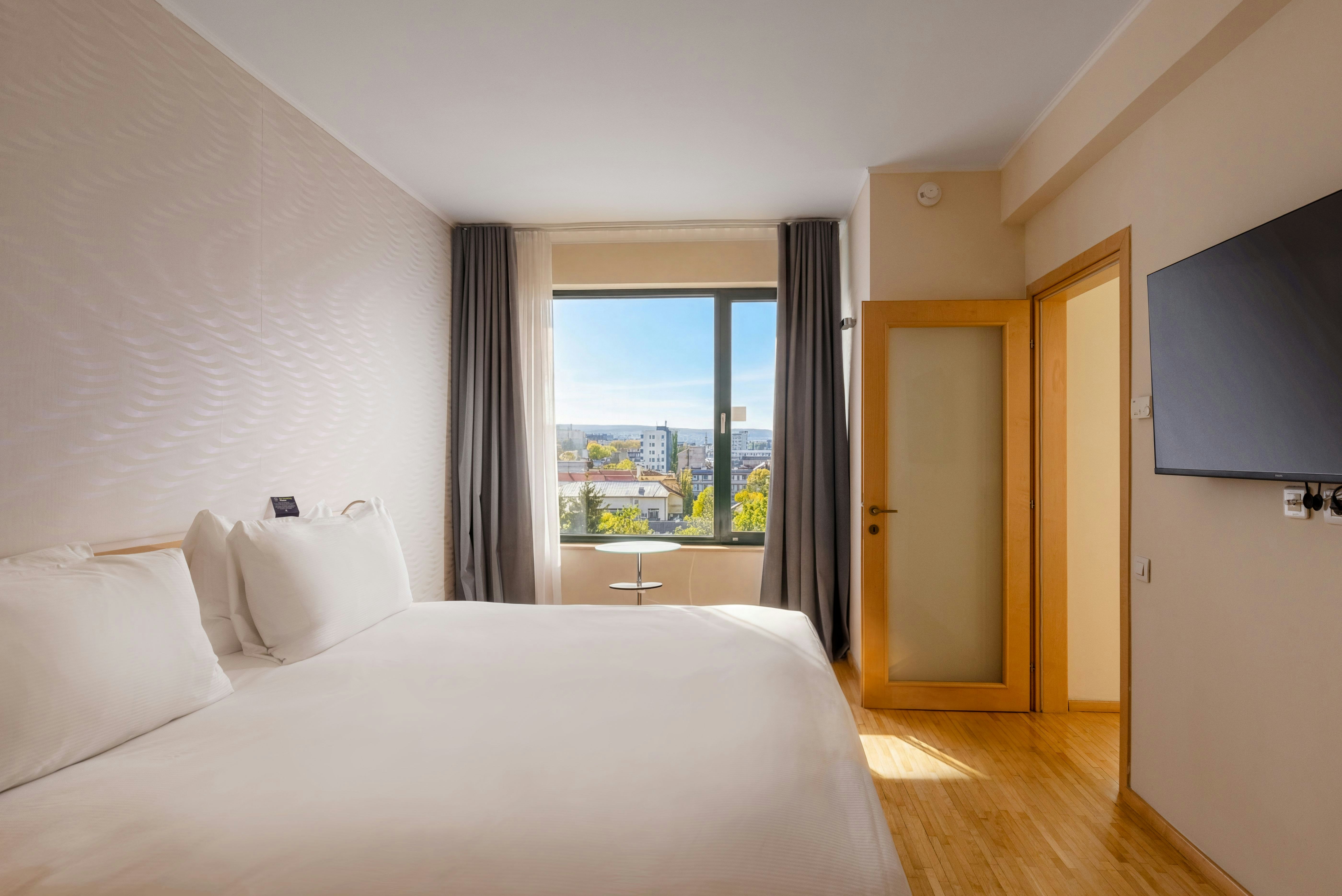 1 BEDROOM, DELUXE, SUITE, KING BED