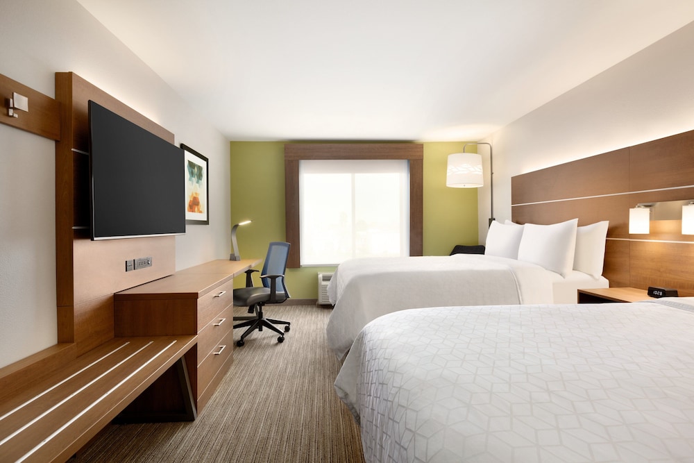 Holiday Inn Express Hotel And Suites Merced 24/52