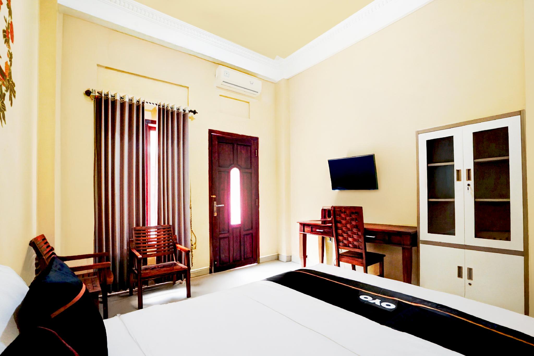 Hotel O Surabaya near Pelangi Park formerly D'best Kutisari 32/40