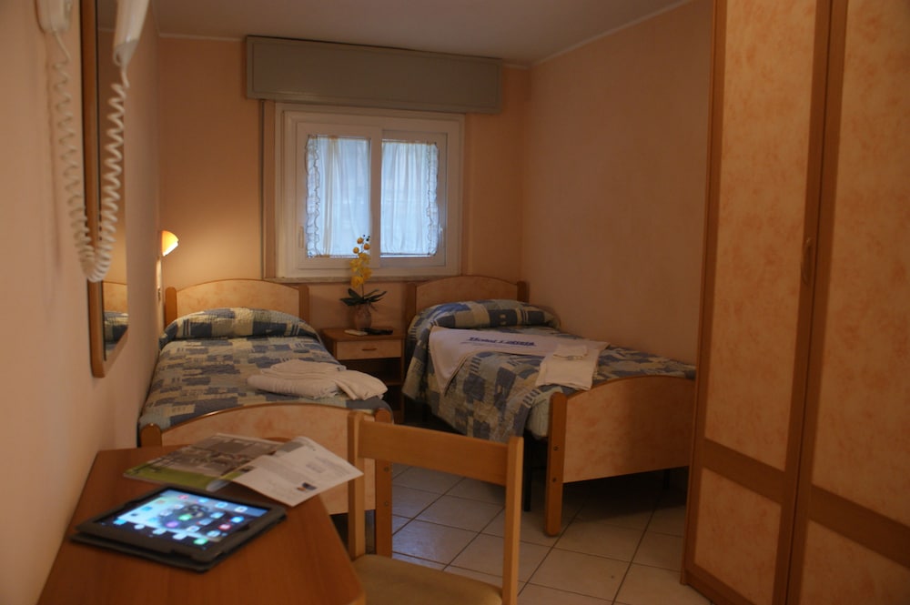 Hotel Letizia 34/50