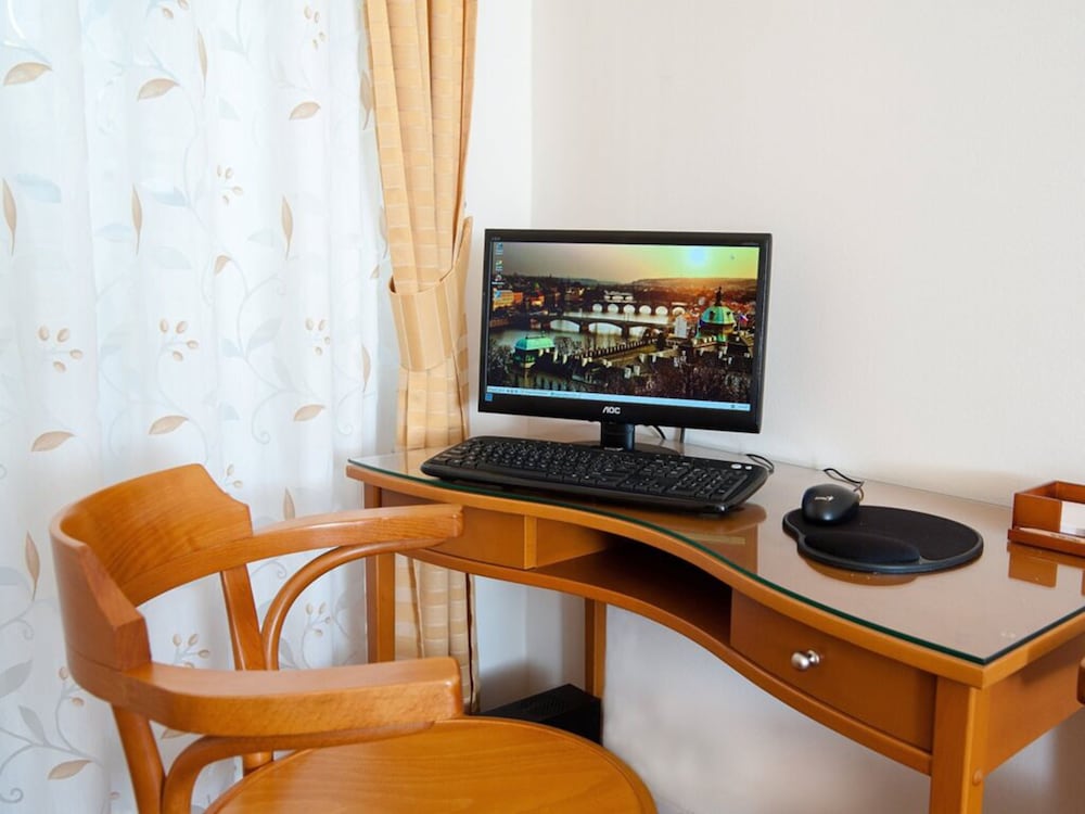 Hotel Cloister Inn 43/46