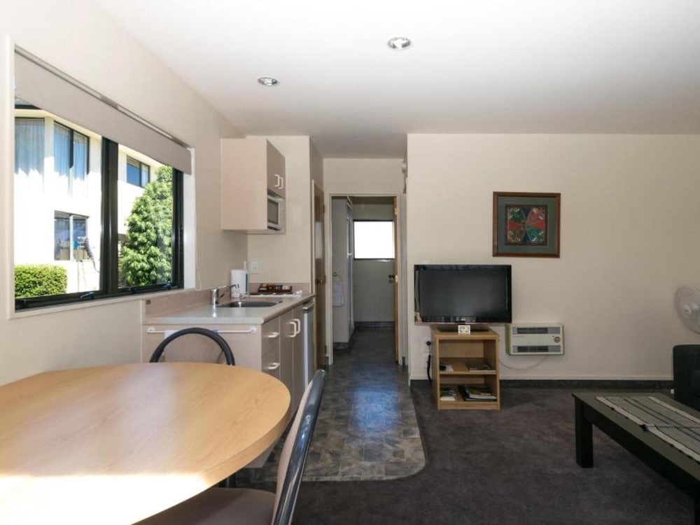 Ashleigh Court Motel 23/37