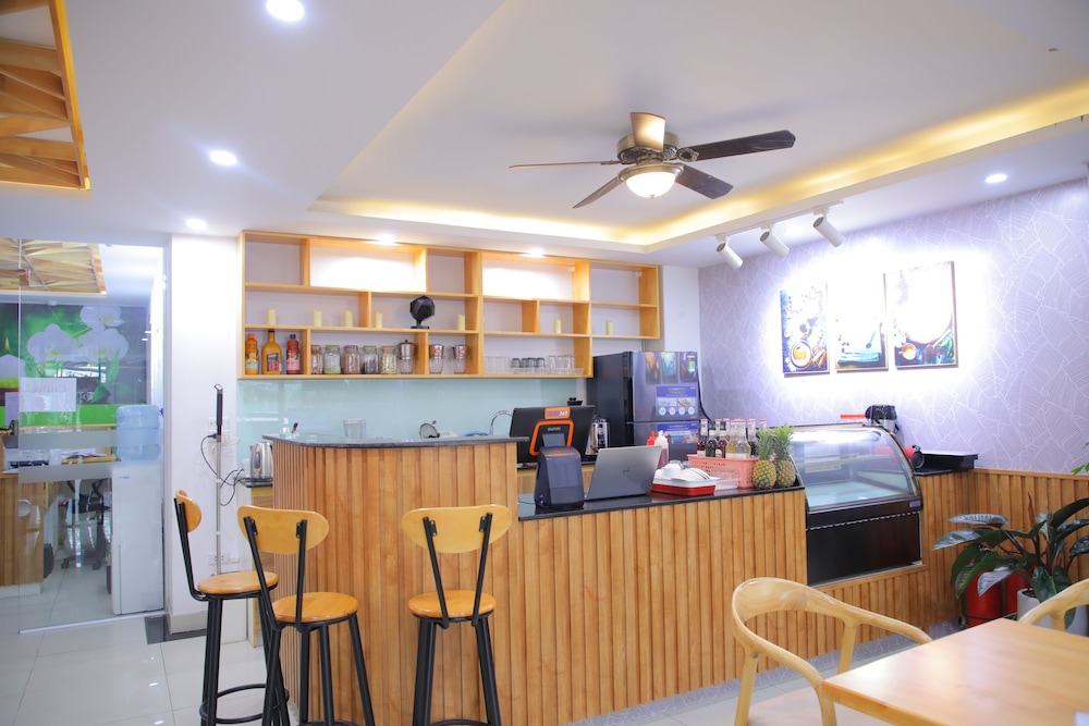 Hanna Hotel And Massage 35/50