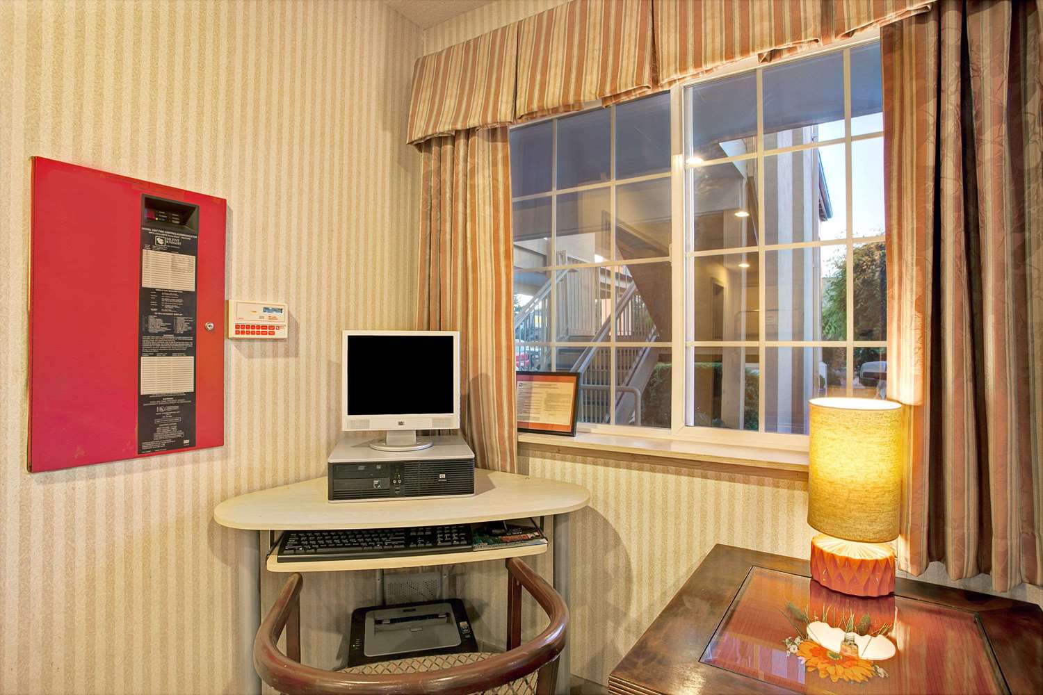 Days Inn by Wyndham Federal Way 36/40