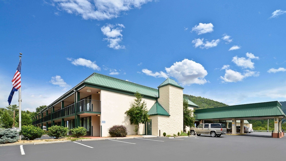 Hotel Red Rose by Townhouse Covington I-64 in COVINGTON - VA