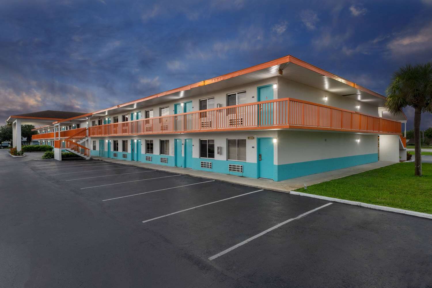 Howard Johnson By Wyndham Vero Beach/I-95 29/42