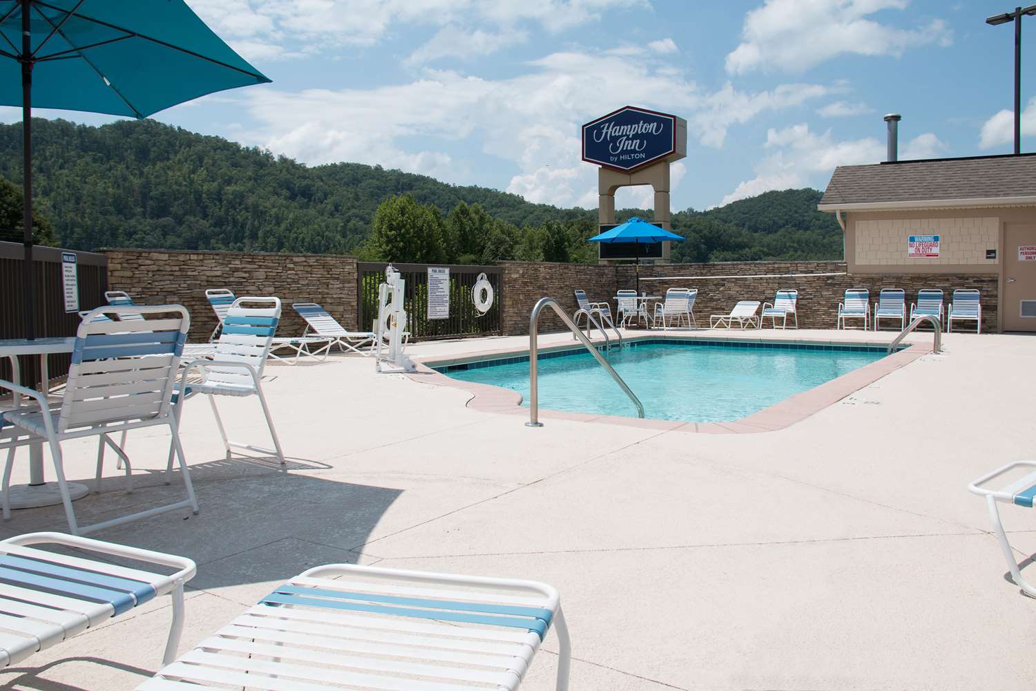 Hampton Inn Murphy 46/49