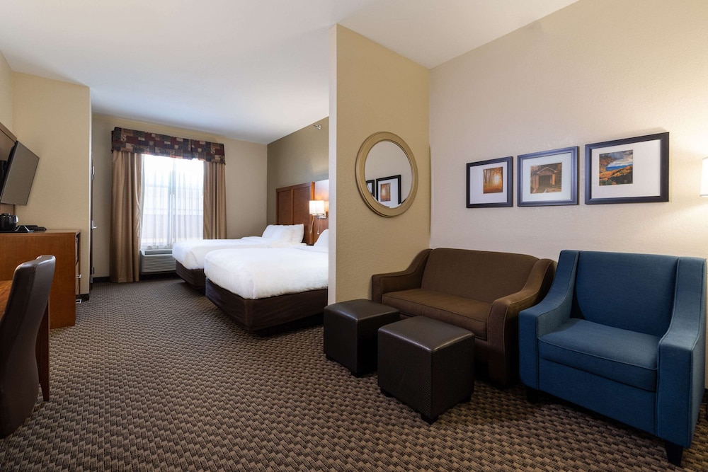 Comfort Suites Troy-I75 34/69