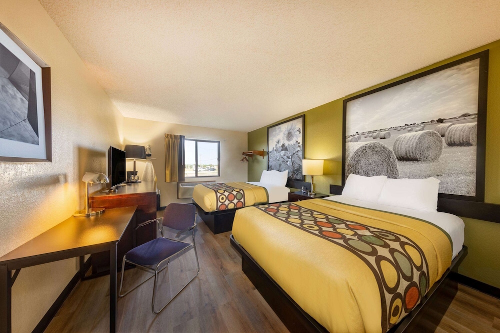 Super 8 By Wyndham El Dorado 8/32