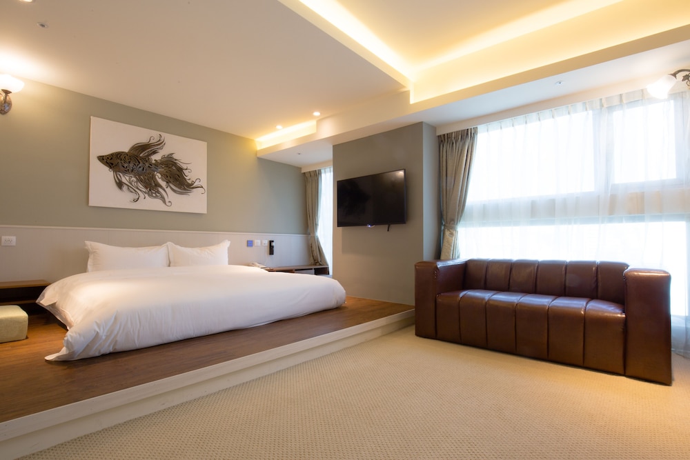 Walker Hotel Ximen 7/50