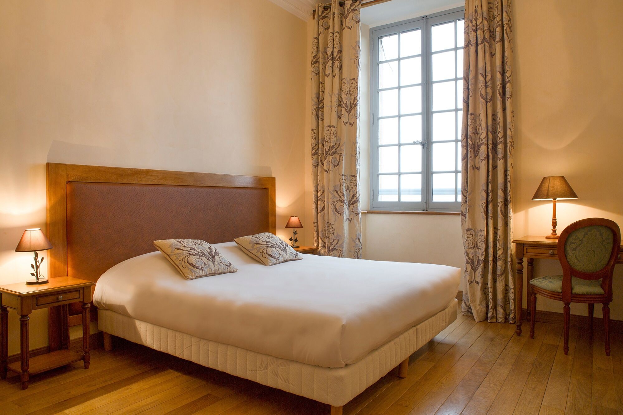 Superior, Double Bed, Valley View