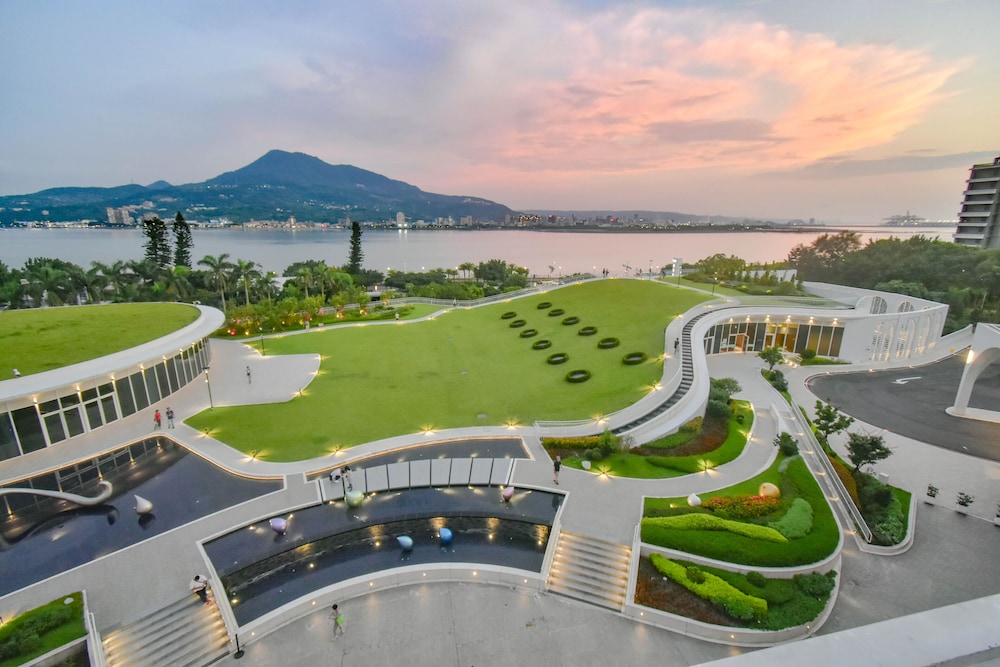 Golden Tulip FAB Hotel 33/43