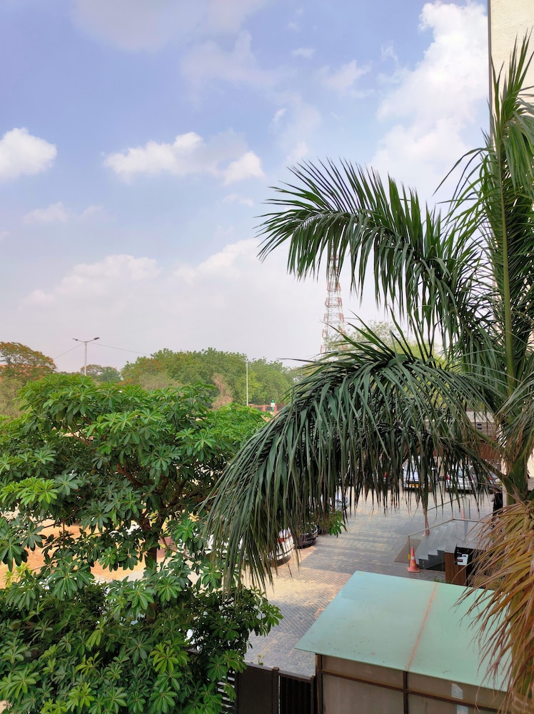 Hotel Karan Vilas 57/64