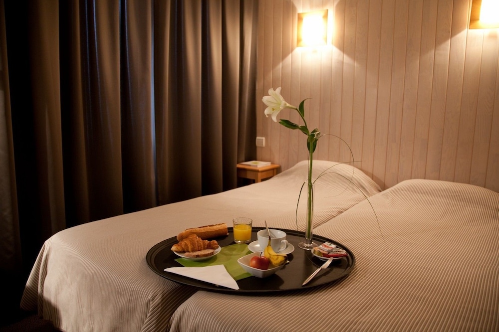 HÔTEL LE RELAIS 35/50