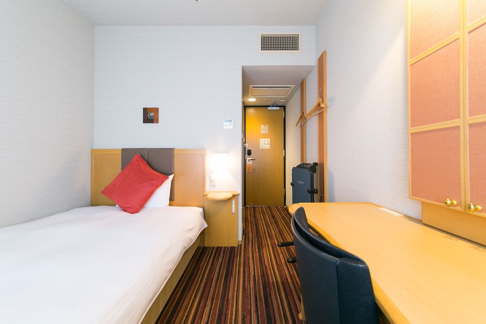 Pearl Hotel Yaesu 12/32