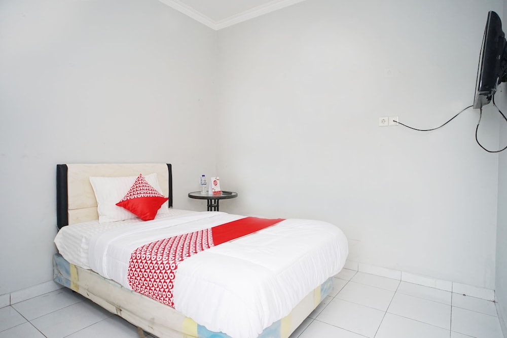 OYO 1007 Alletha Guest House 2 13/24