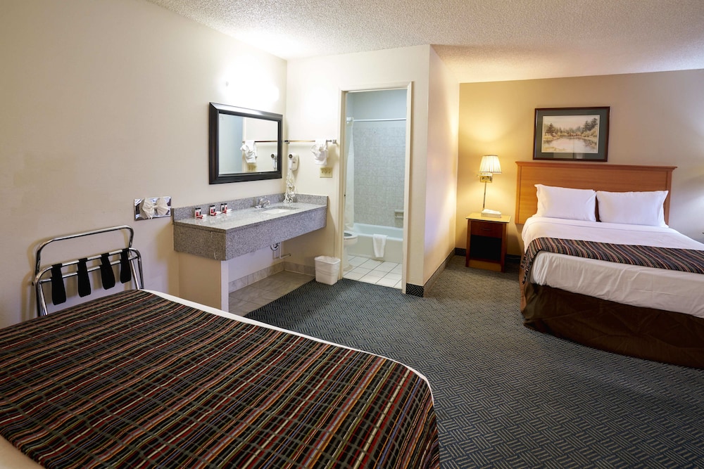 Skyway Inn SeaTac 25/58