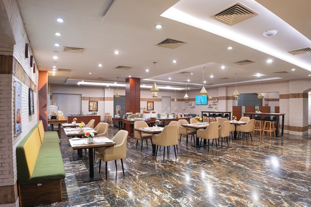 Hotel One Faisalabad 36/50