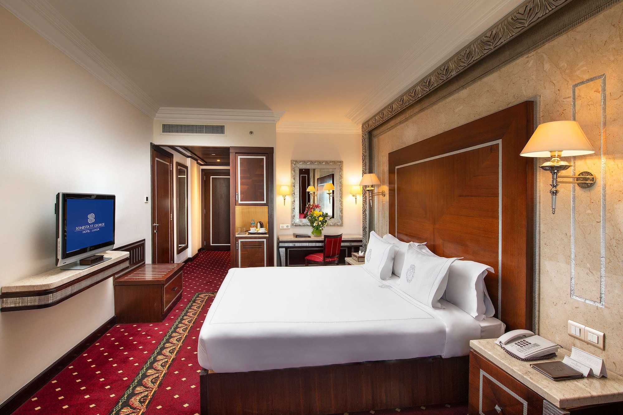 ROYAL CLUB CITY VIEW