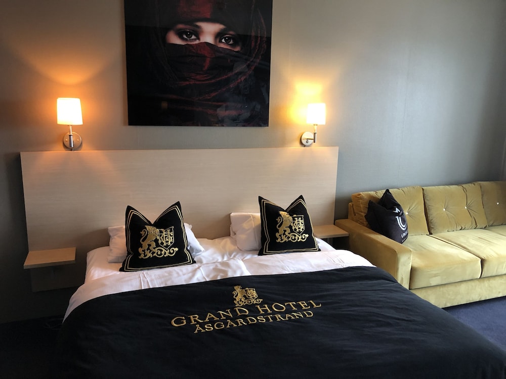 Grand Hotel Asgardstrand 33/76