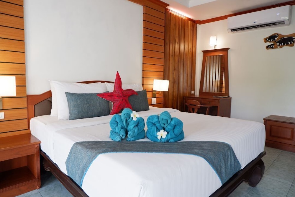 DELUXE, LUXURY, VILLA