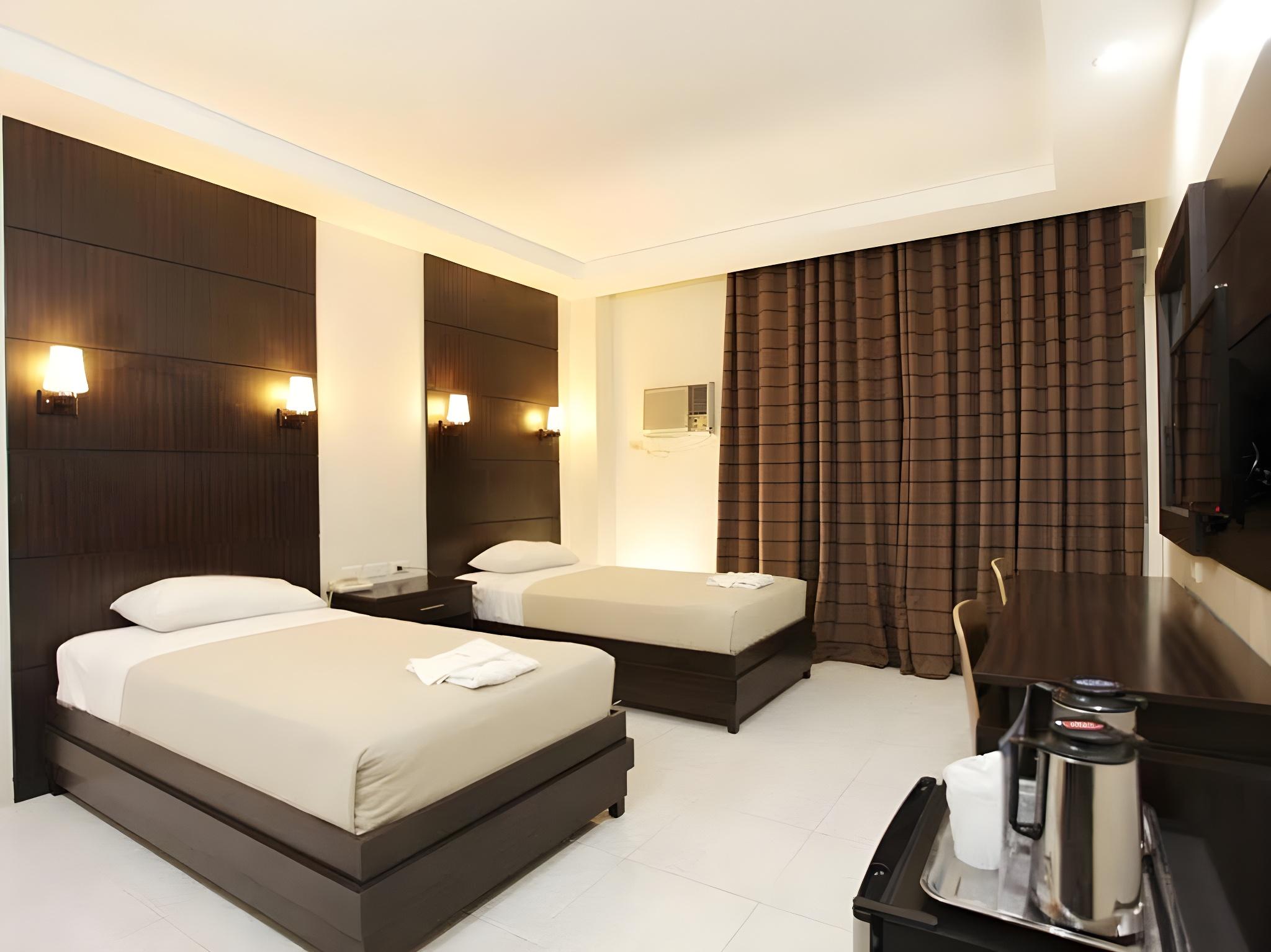 Grand Astoria Hotel 17/35