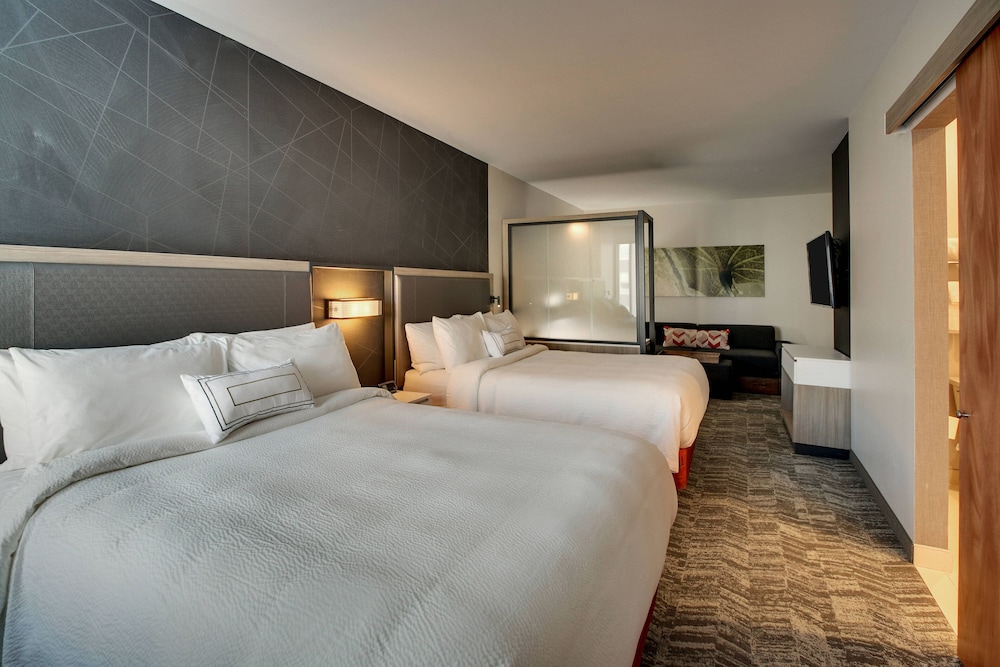 SpringHill Suites by Marriott Gulfport I-10 10/33