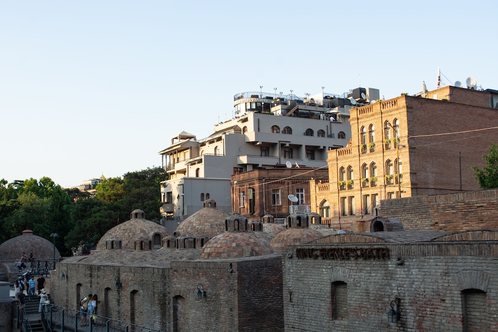Tiflis Palace 67/72