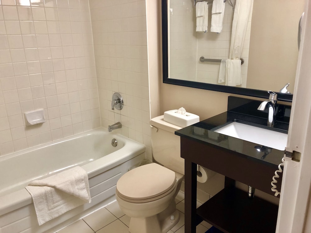Travelodge by Wyndham Ottawa East 13/31