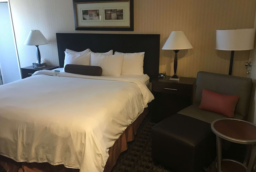 Baymont By Wyndham Monterey Park 16/45