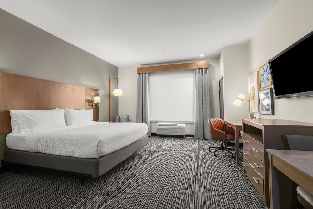 Standard, King Bed, Dining Area