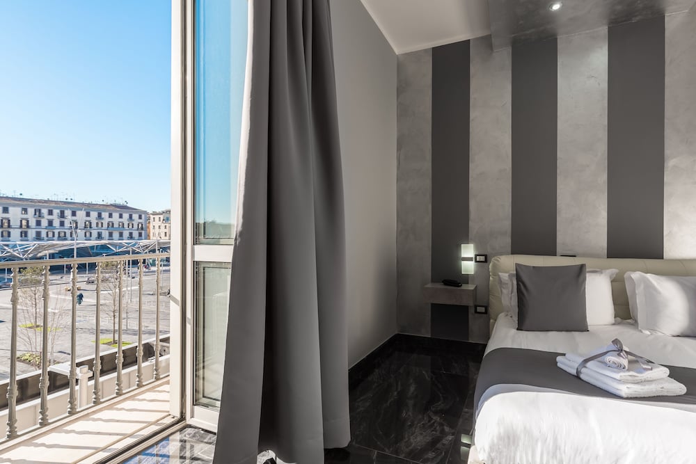 Hotel Bella Napoli Suites 10/67