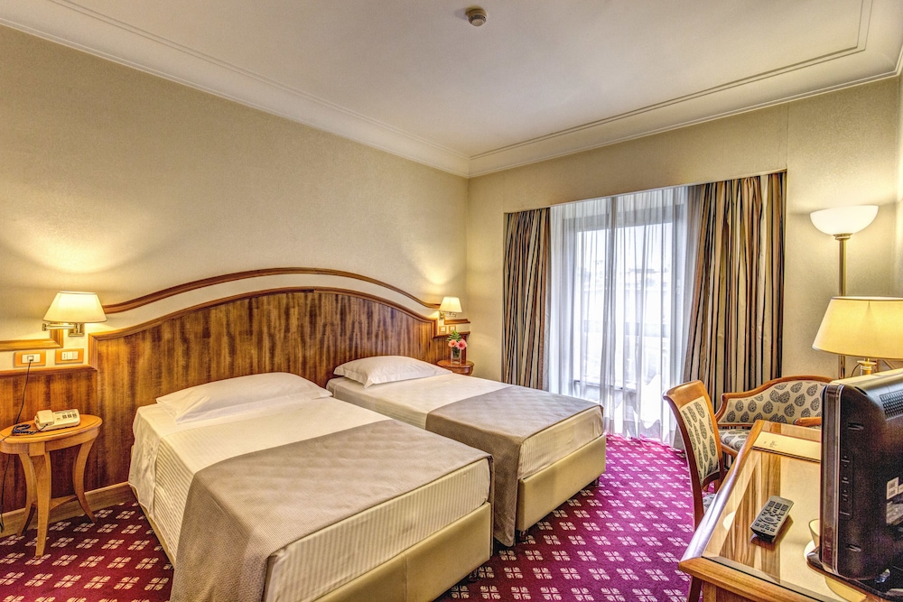 art'otel Rome Piazza Sallustio, Powered by Radisson Hotels 15/50