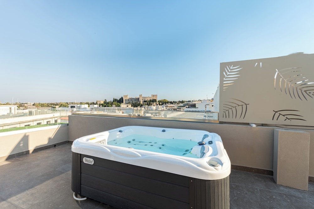 Philia Center Suites 49/73