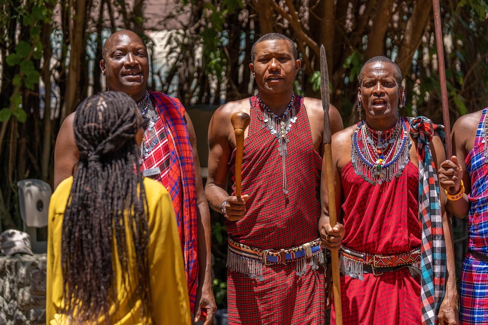 OLARE MARA KEMPINSKI MASAI MARA 43/50