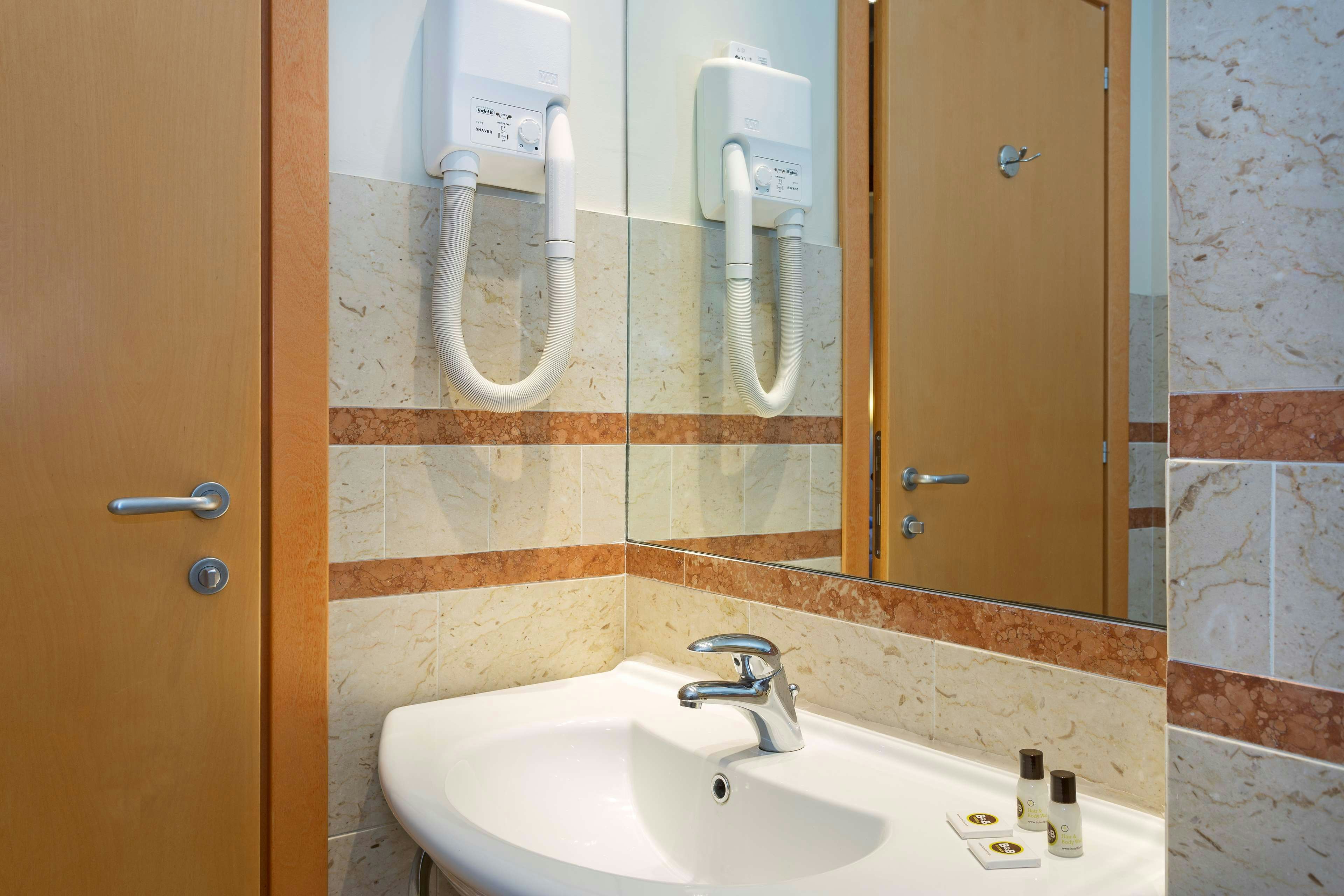 B&B HOTEL Pisa Airport 50/51