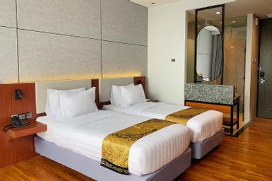 Premier, Deluxe, Twin Beds, Pool Access