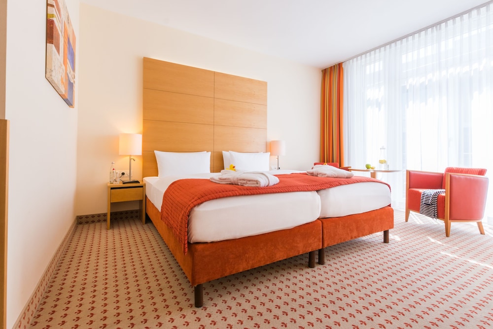 Park-Hotel Hübner 16/64