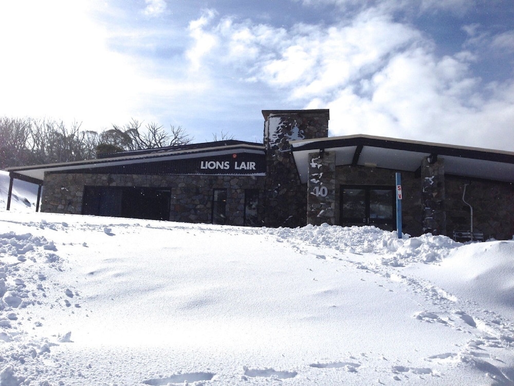 The Lions Lair 45/46