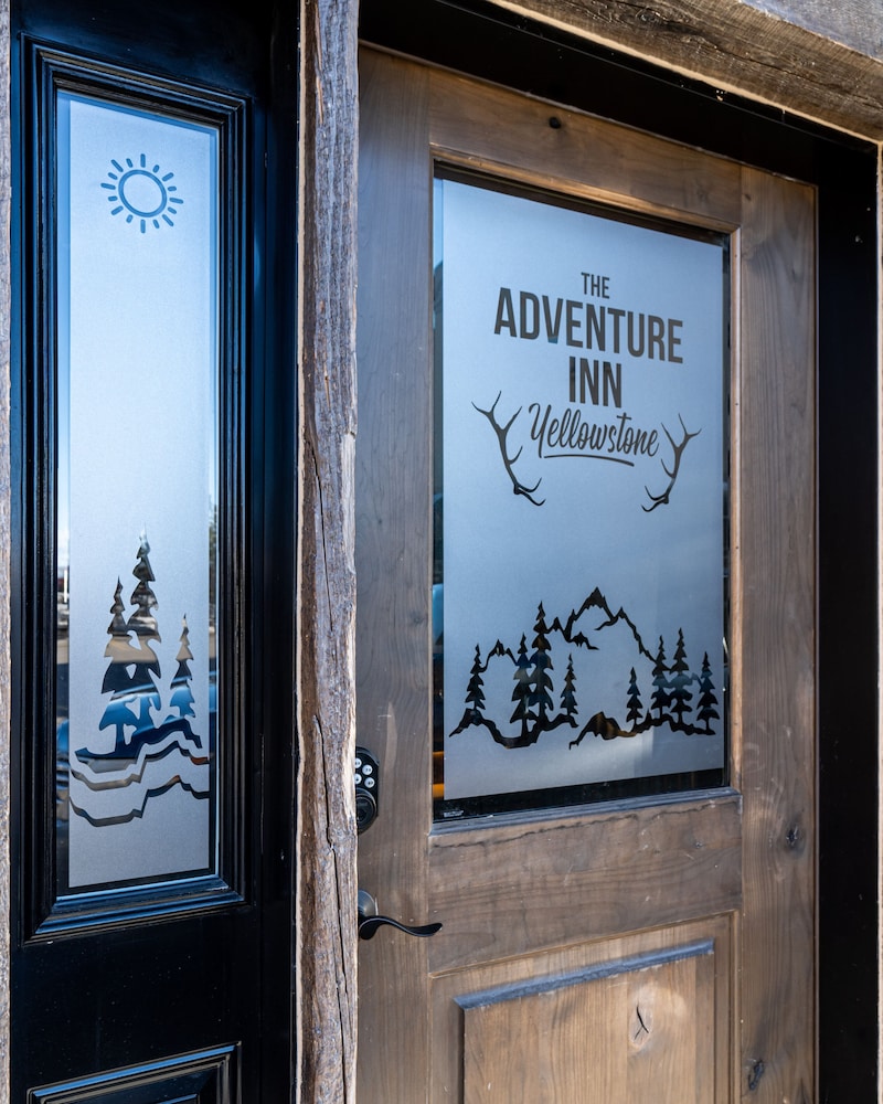 The Adventure Inn Yellowstone 5/42