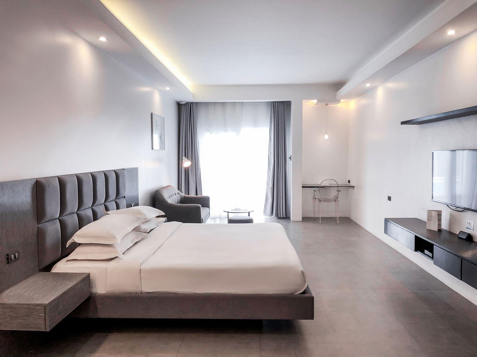 SUITE, POOL VIEW