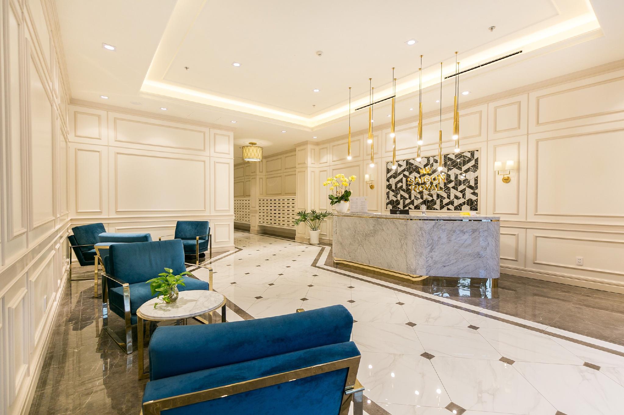 Luxury Hotel 7/75