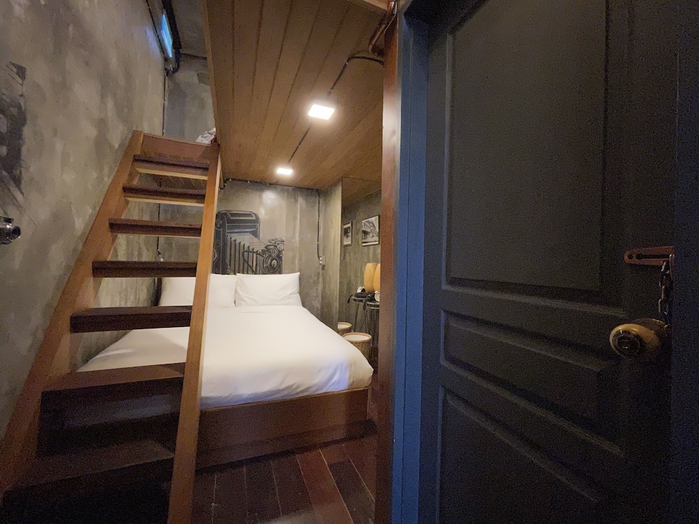 Central Old Town Cottage 13/50
