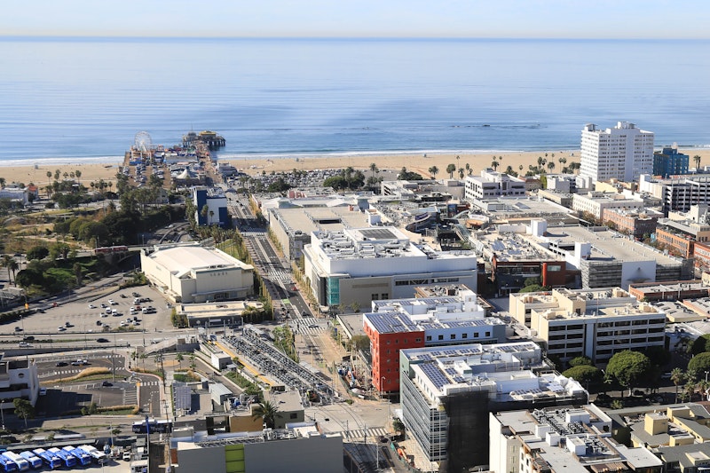 Hampton Inn & Suites Santa Monica 56/58